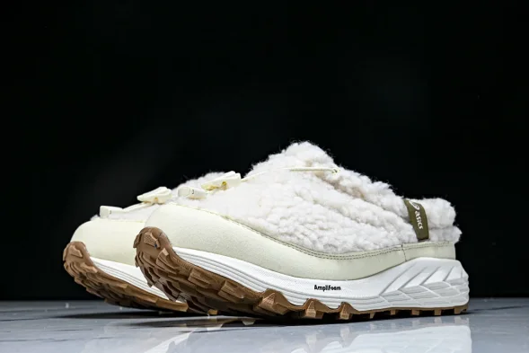 Asics Gel-Sonoma WT Teddy Fur 1203B036-100 