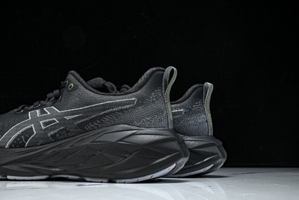 Asics Novablast 4 1011B694-002 