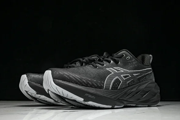 Asics Novablast 4 1011B694-002 