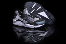 Nike Air Huarache LE
