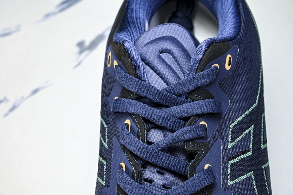 Asics Novablast 4 1012B510-401 