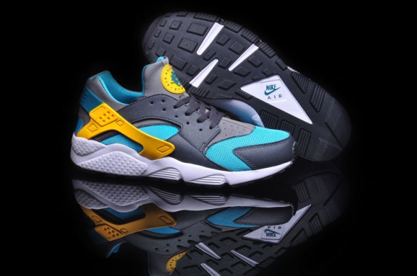 Nike Air Huarache LE 