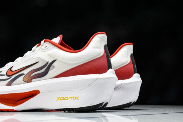 Nike Zoom Fly 6 HQ3498 100 