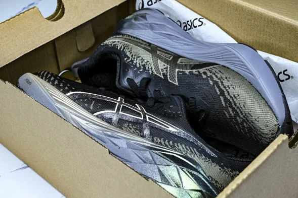 Asics Novablast 4 1011B924-001 