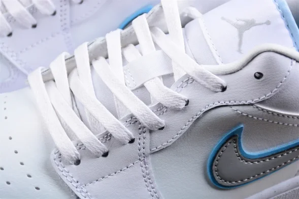 Nike Air Jordan 1 low Dare To Fly FB1874-101 