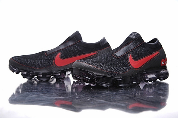 CDG PLAY x Nike Air VaporMax Flyknit 924501-006 