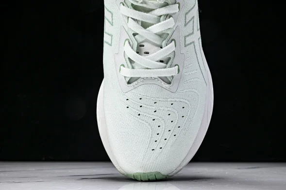 Asics Novablast 4 1012B510-300 