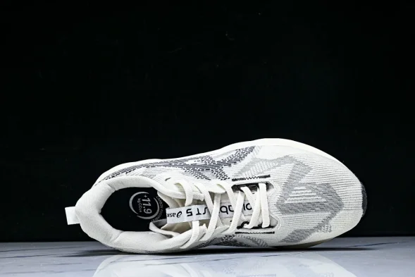Asics Novablast 5 1011B974-002 