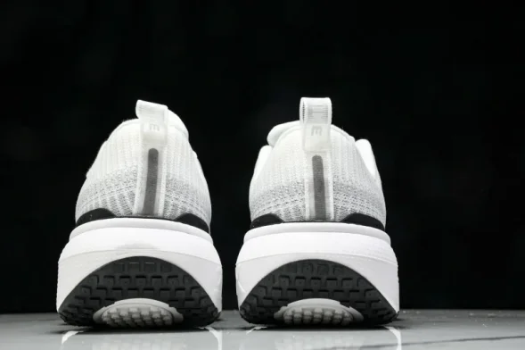 Nike ZoomX Invincible Run Flyknit 3 DR2615 002 
