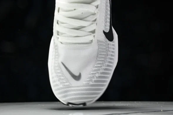 Nike ZoomX Invincible Run Flyknit 3 DR2615 002 