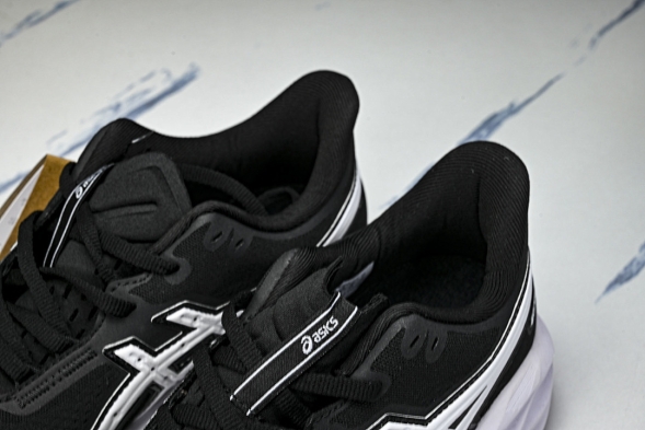 Asics Novablast 5 1011B974-030 