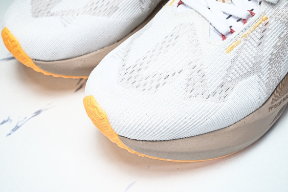 Asics Novablast 5 1012B765-102 