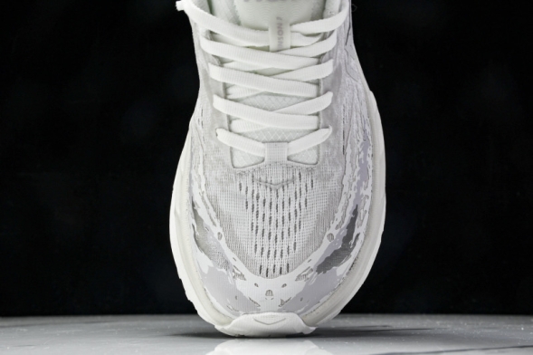 Hoka Stinson 7 1141530 WWH 