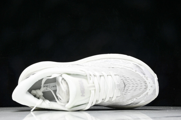 Hoka Stinson 7 1141530 WWH 