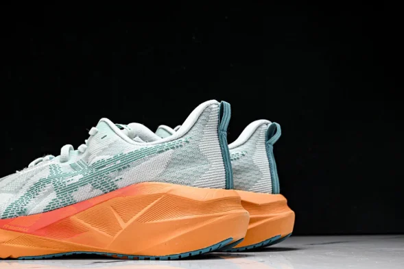 Asics Novablast 5 1011B974-400 