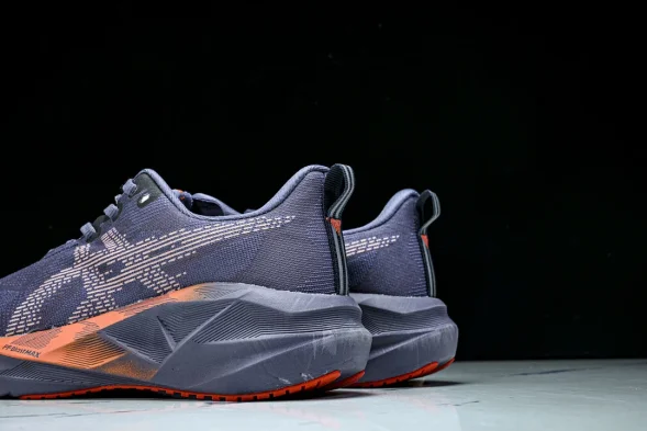 Asics Novablast 5 1011B974-500 