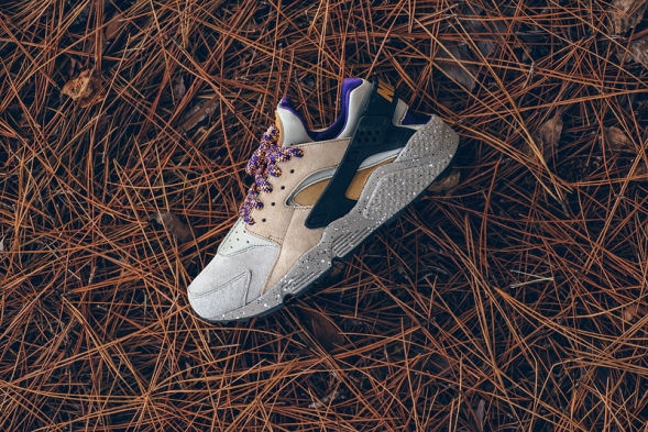 NIKE AIR HUARACHE PREMIUM 704830-200 