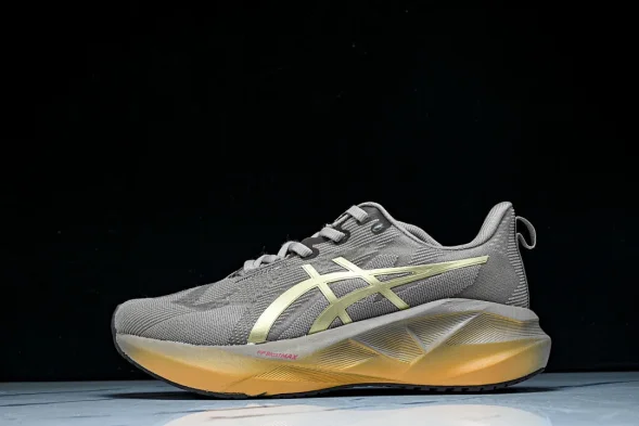 Asics Novablast 5 1012B815-020 