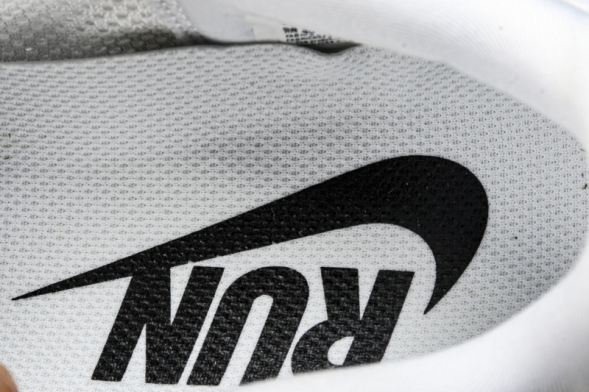 Nike Air Zoom Vomero Premium HQ2050-631 