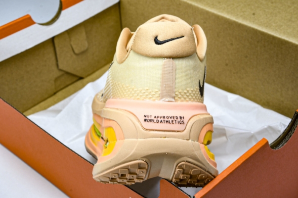 Nike Air Zoom Vomero Premium HQ2050-100 