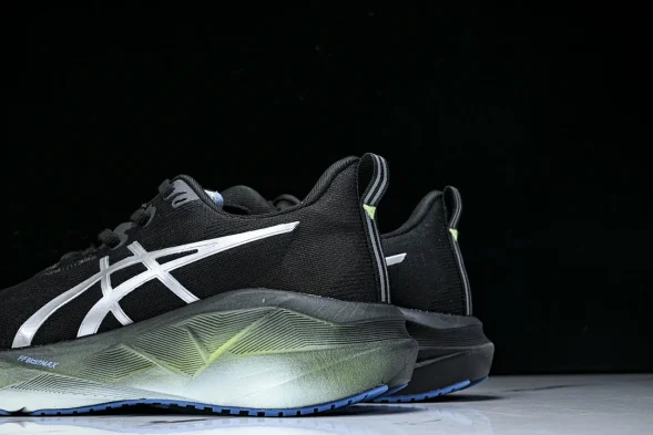 Asics Novablast 5 1011C031-001 