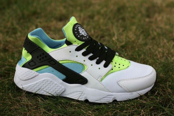 Nike Air Huarache LE 