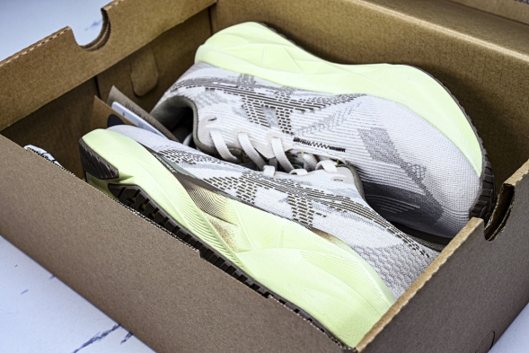 Asics Novablast 5 1012B765-250 