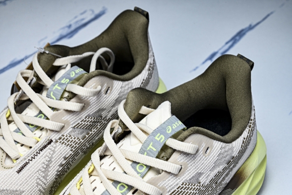 Asics Novablast 5 1012B765-250 