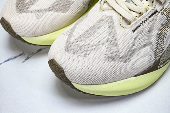 Asics Novablast 5 1012B765-250 