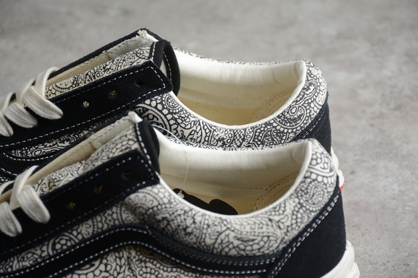 Vans Vault OG Old Skool LX VNOA4P3XB54 