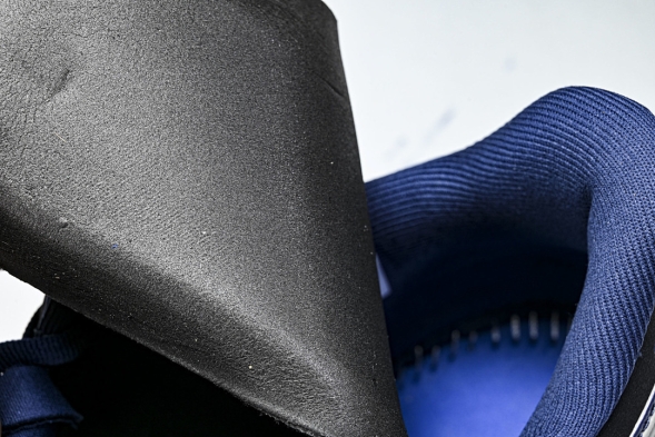 Asics Novablast 5 1011C027-400  