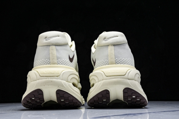 Nike Air Zoom Vomero Premium HQ2050-700 
