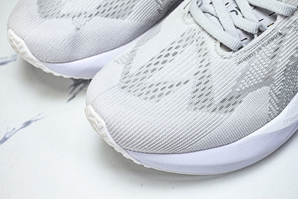 Asics Novablast 5 1011B974-100 