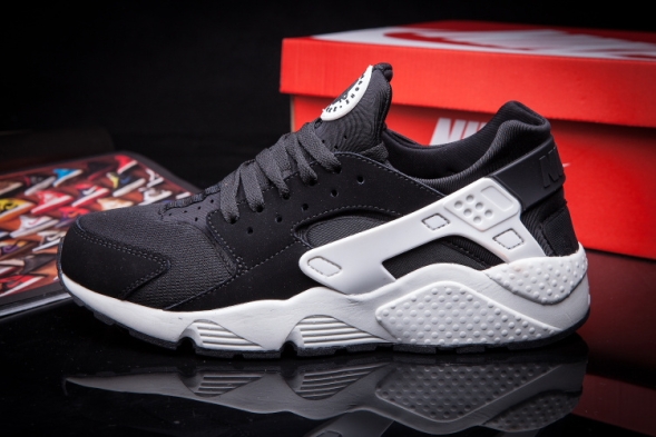 Nike Air Huarache LE Black White 