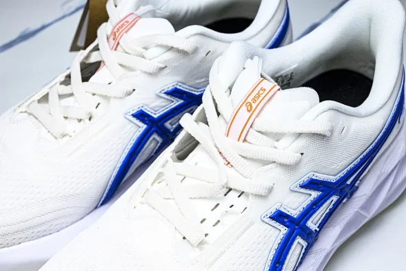 Asics Novablast 5 1012B909-100 