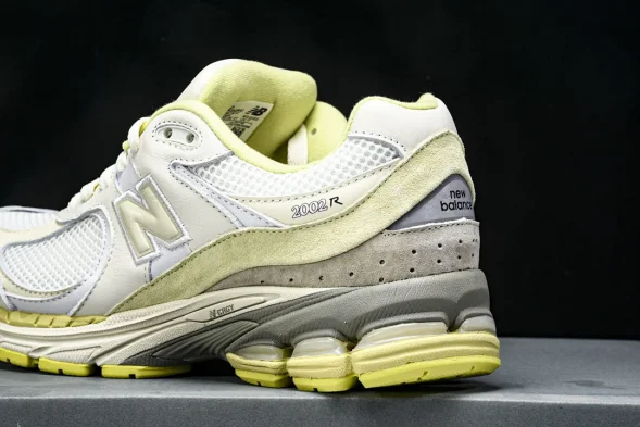 New Balance 2002R I2002RA1 