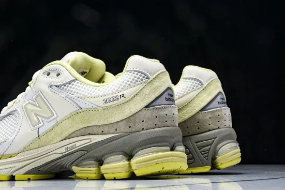 New Balance 2002R I2002RA1 