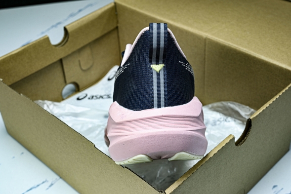 Asics Novablast 5 1012B765-400 