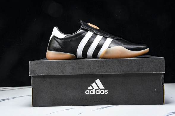 KITH x adidas Taekwondo Mei JQ3012 