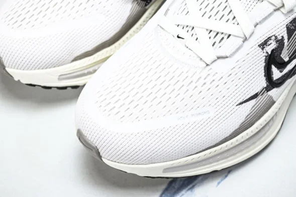 Nike Air ZoomX Vomero 18 RUN IB5726-100 