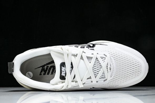 Nike Air ZoomX Vomero 18 RUN IB5726-100 