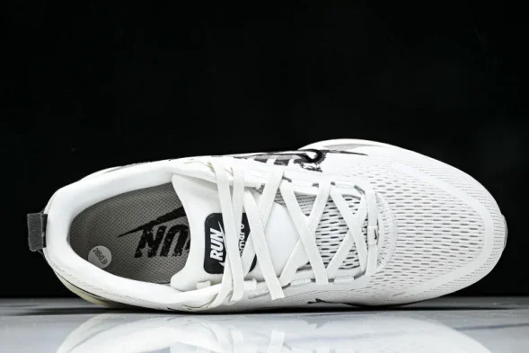 Nike Air ZoomX Vomero 18 RUN IB5726-100 