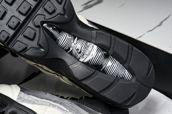 Nike Air Max 95 x Comme Des Garcons CDG CU8406-101 