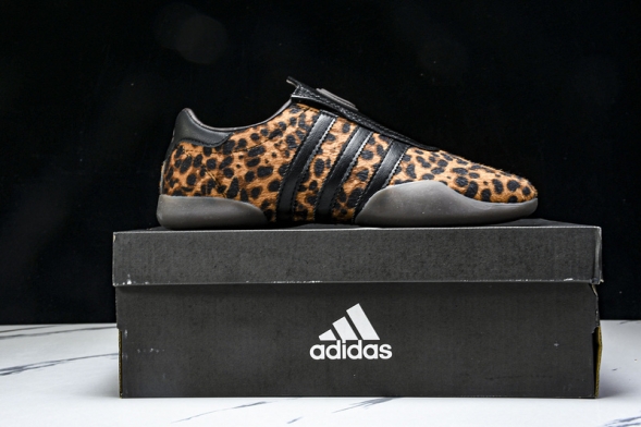 KITH x adidas Taekwondo Mei JS0298 