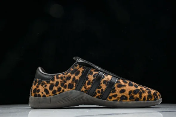 KITH x adidas Taekwondo Mei JS0298 