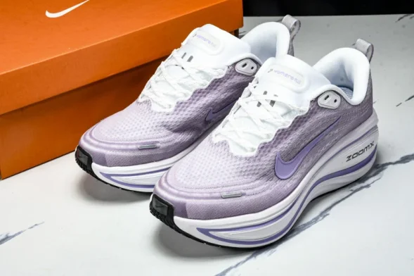 Nike Air ZoomX Vomero 18 Plus HM6805 110 