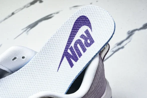 Nike Air ZoomX Vomero 18 Plus HM6805 110 