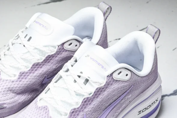 Nike Air ZoomX Vomero 18 Plus HM6805 110 