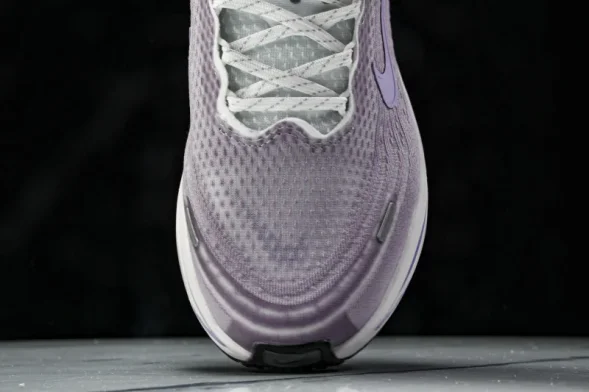 Nike Air ZoomX Vomero 18 Plus HM6805 110 