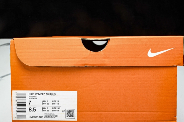 Nike Air ZoomX Vomero 18 Plus HM6805 106 